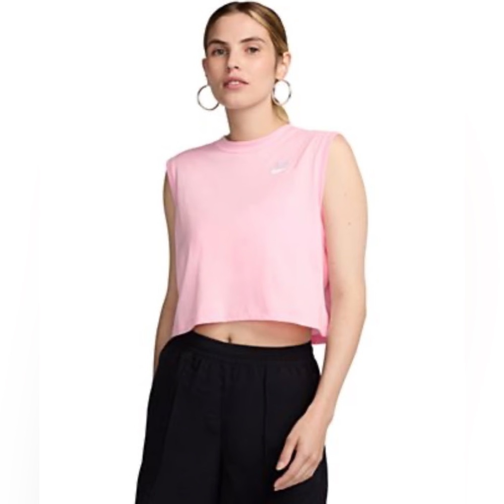 🆕 Nike Pink Cropped Tank Size Large